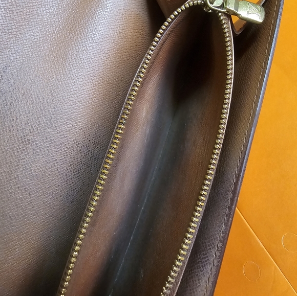 Louis Vuitton VINTAGE Sarah Wallet monogram canvas snap close inside zip - Picture 8 of 15